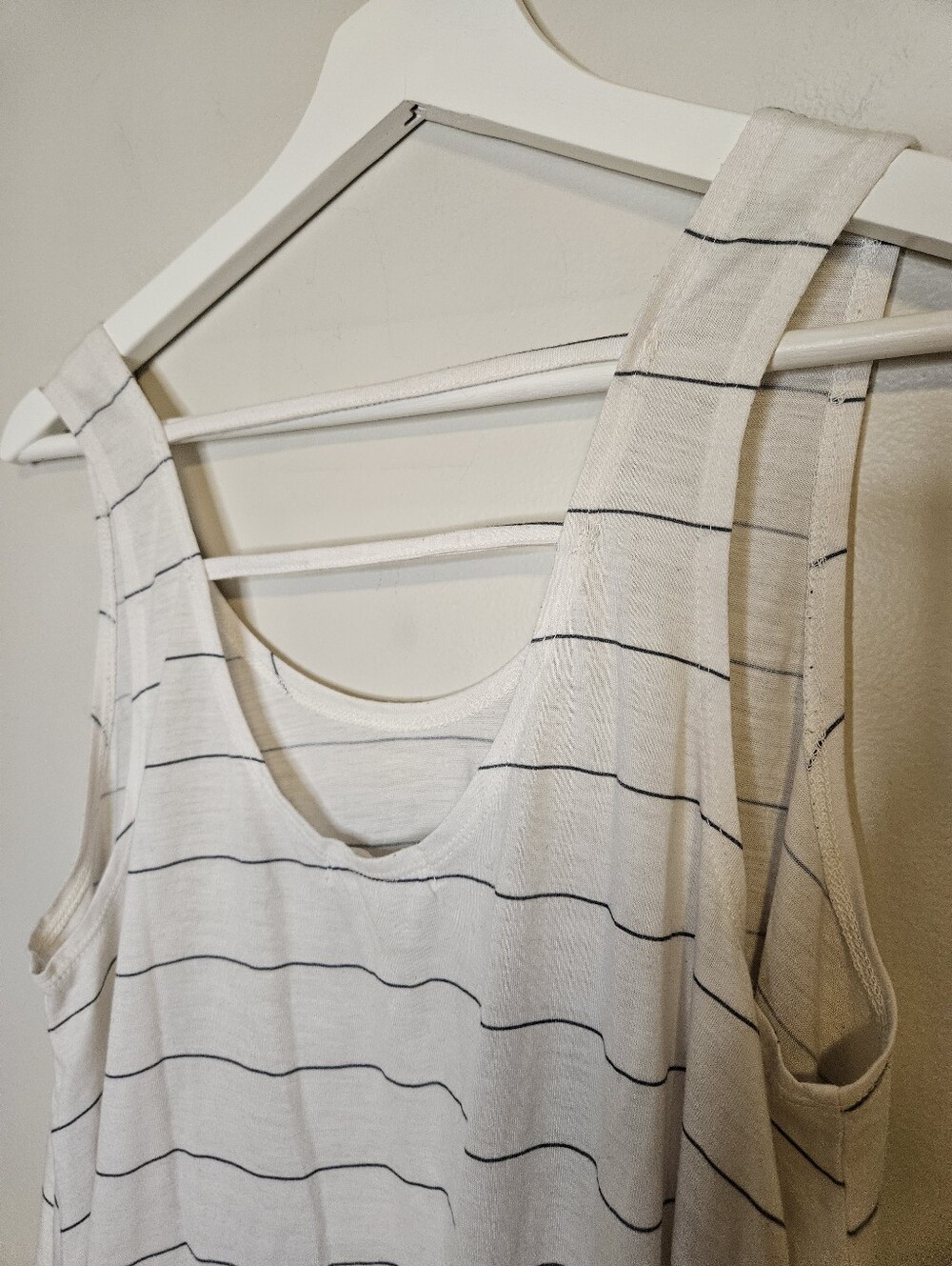 Awake Women's Striped Scoop Neck Tank Top White Black Summer Lightweight Flowy - Picture 5 of 9